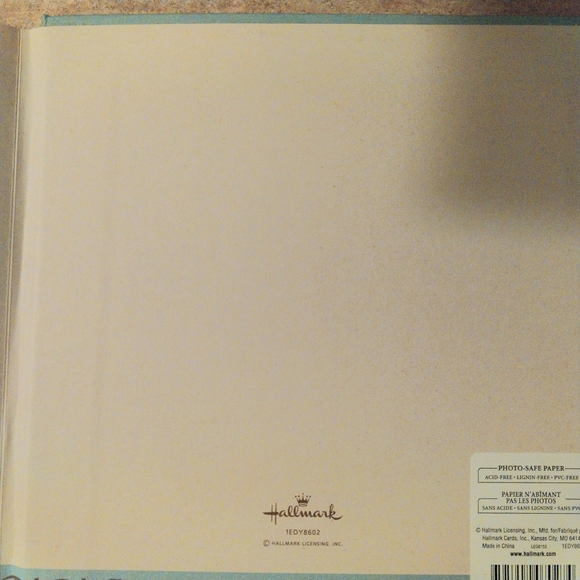 NWT Hallmark Family Reunion instant memory making book. - Picture 3 of 6